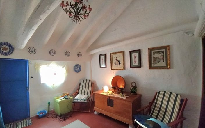 Image No.14-2 Bed House for sale