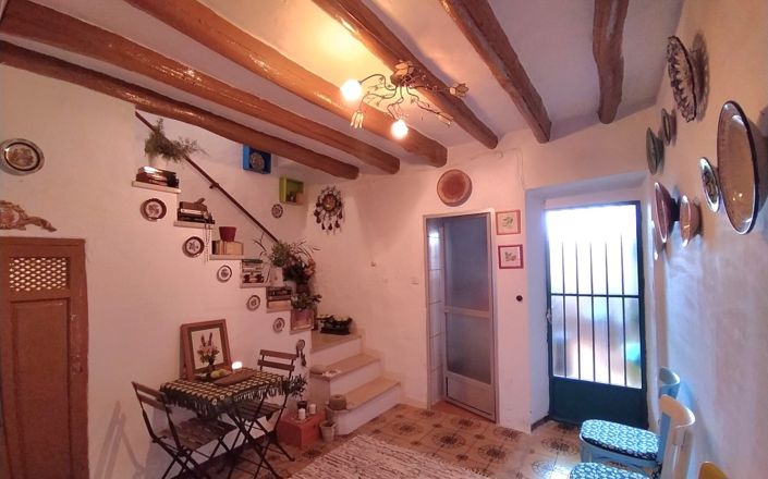 Image No.4-2 Bed House for sale