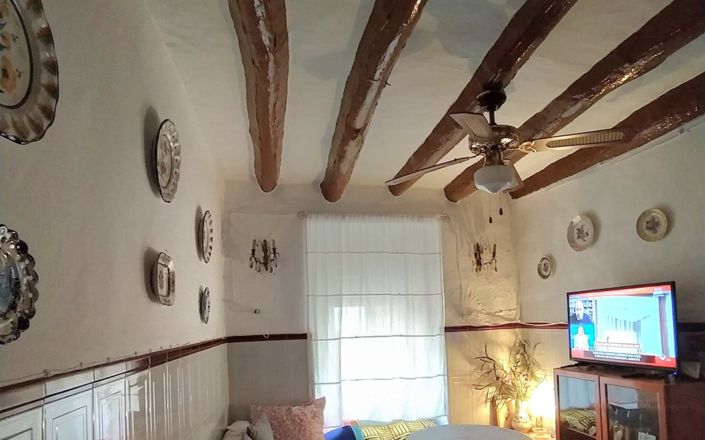 Image No.6-2 Bed House for sale