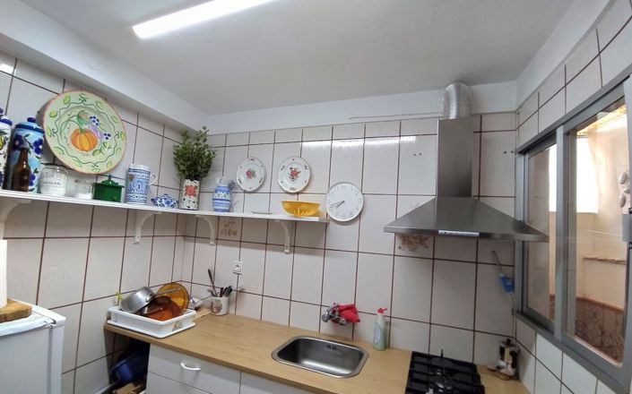 Image No.8-2 Bed House for sale