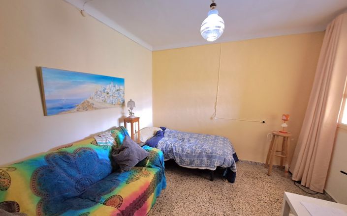 Image No.13-4 Bed House for sale