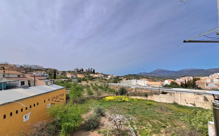 Image No.27-4 Bed House for sale