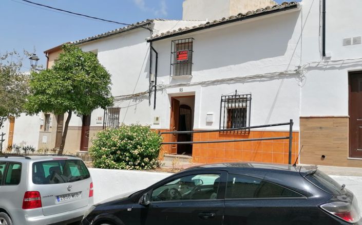 Image No.1-3 Bed House for sale