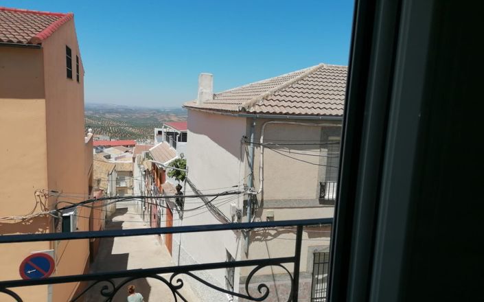 Image No.15-4 Bed House for sale