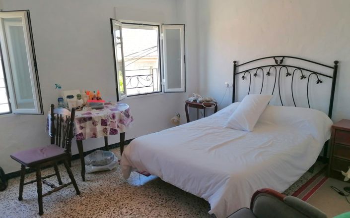 Image No.16-4 Bed House for sale