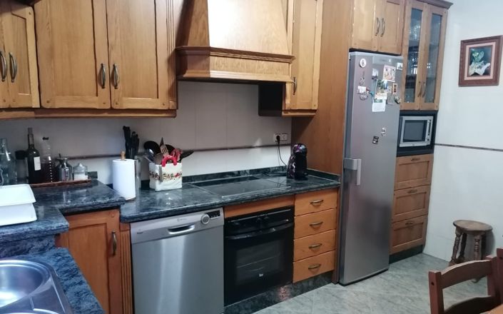 Image No.21-5 Bed House for sale