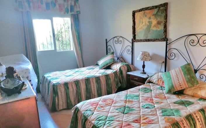 Image No.31-5 Bed House for sale