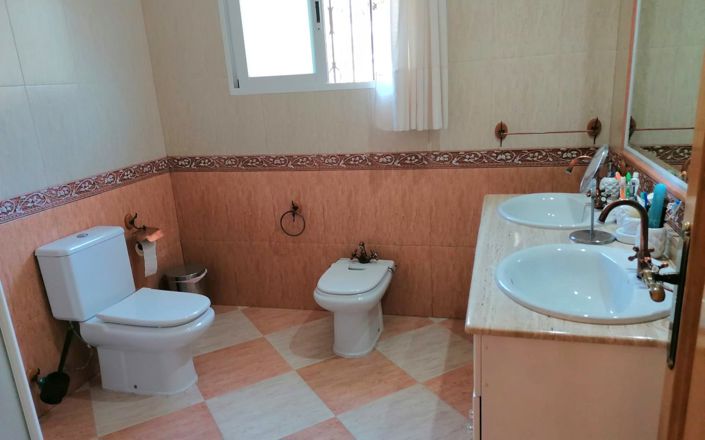 Image No.39-5 Bed House for sale