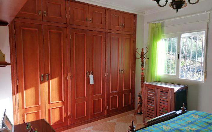 Image No.41-5 Bed House for sale