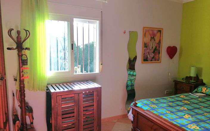 Image No.42-5 Bed House for sale