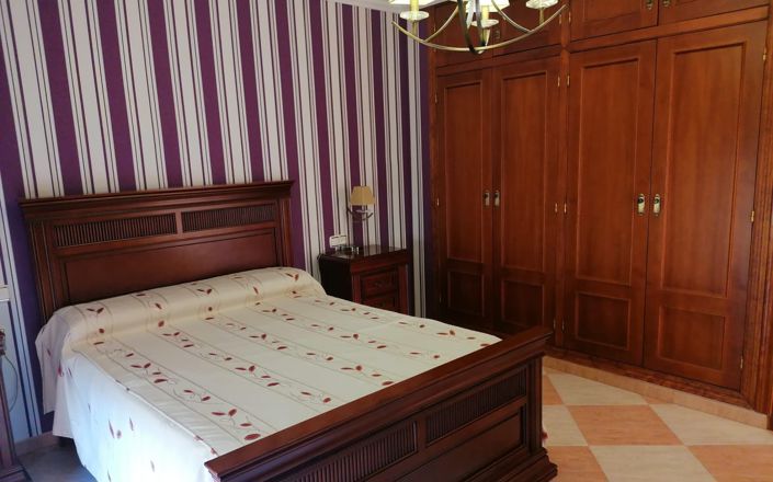 Image No.45-5 Bed House for sale