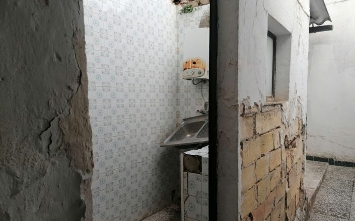 Image No.6-2 Bed House for sale