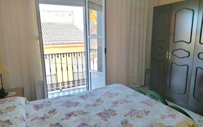 Image No.20-3 Bed House for sale