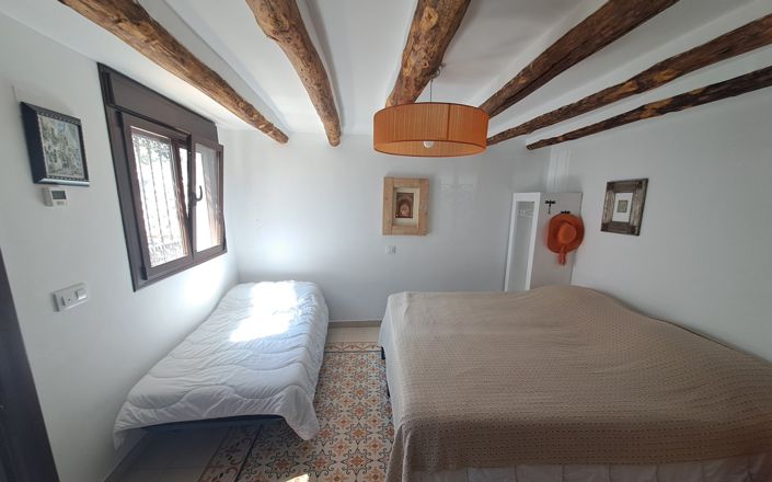 Image No.32-5 Bed House for sale