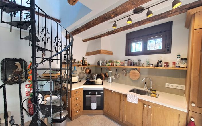 Image No.6-5 Bed House for sale