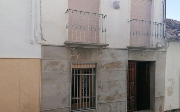 Image No.1-6 Bed House for sale