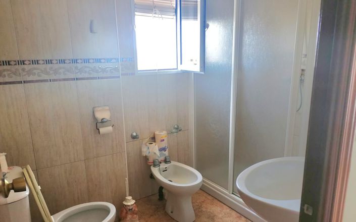 Image No.21-4 Bed House for sale