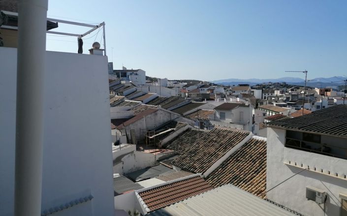 Image No.25-4 Bed House for sale