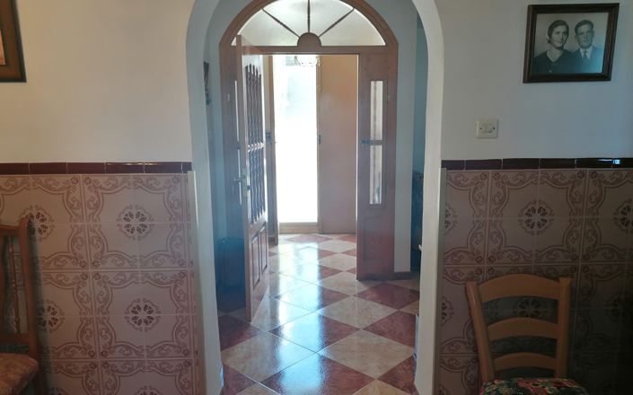 Image No.3-4 Bed House for sale