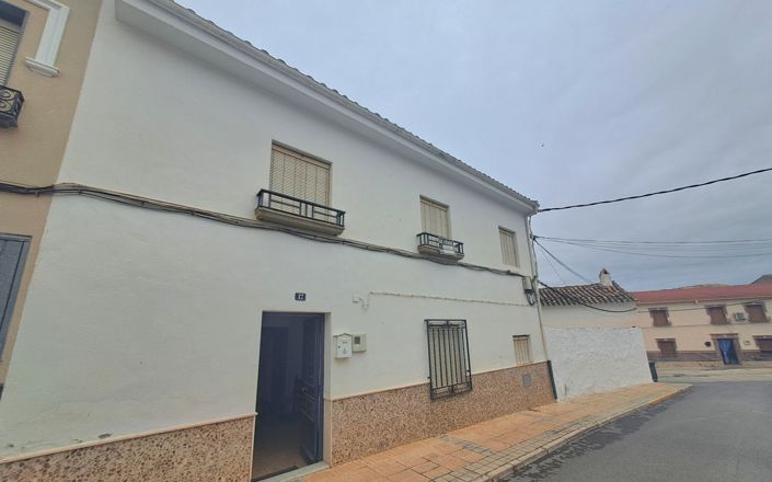 Image No.1-5 Bed House for sale