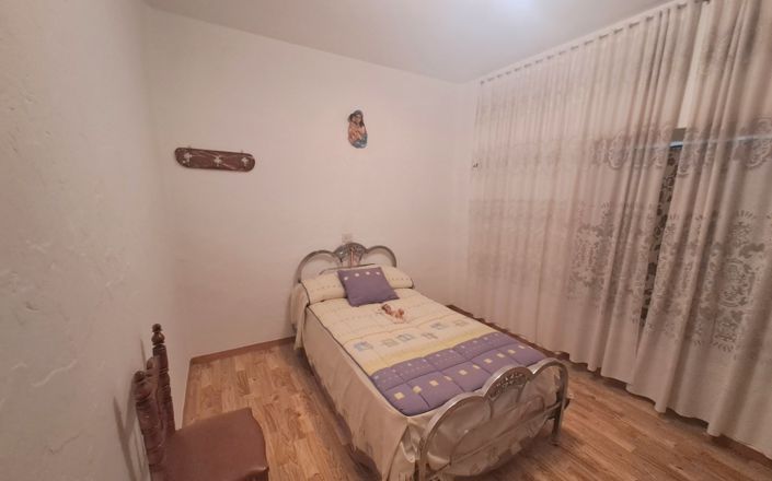 Image No.11-5 Bed House for sale