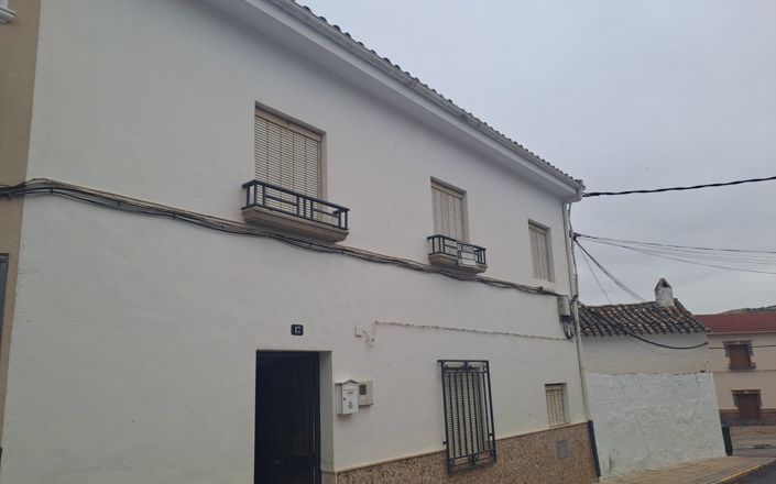 Image No.16-5 Bed House for sale