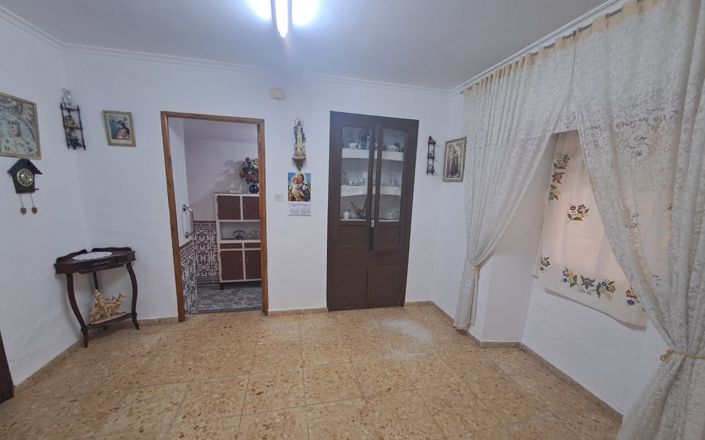 Image No.4-5 Bed House for sale