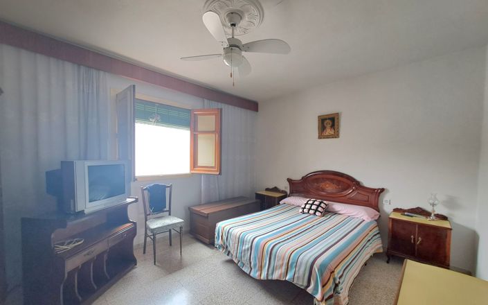 Image No.20-3 Bed House for sale