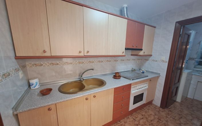 Image No.12-4 Bed House for sale