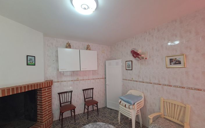 Image No.17-4 Bed House for sale