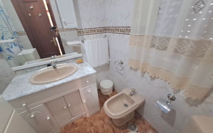 Image No.9-4 Bed House for sale