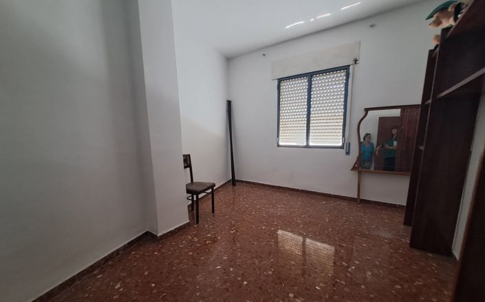 Image No.20-5 Bed House for sale