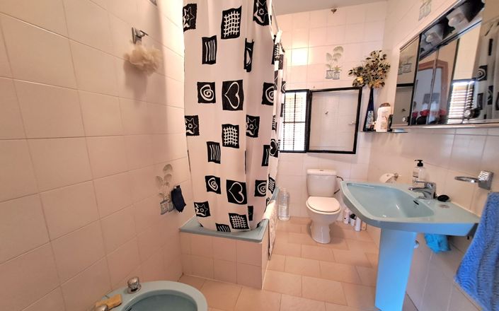 Image No.17-5 Bed House for sale