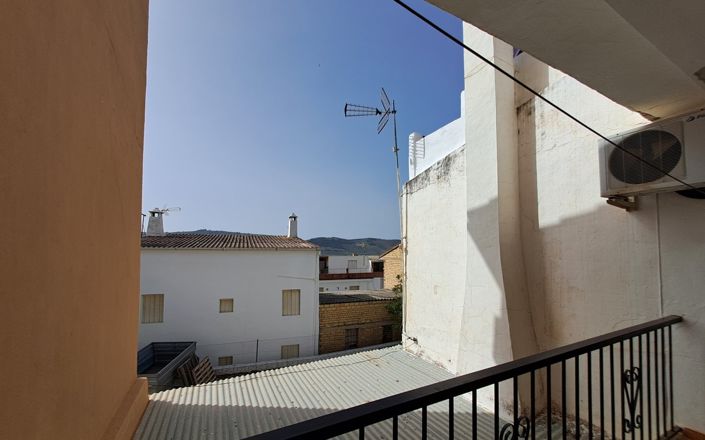 Image No.19-5 Bed House for sale