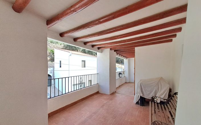 Image No.27-5 Bed House for sale