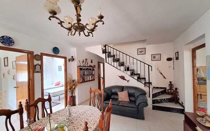 Image No.3-5 Bed House for sale