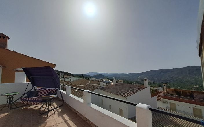 Image No.38-5 Bed House for sale