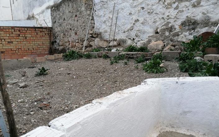 Image No.18-4 Bed House for sale