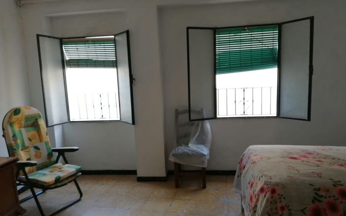 Image No.25-4 Bed House for sale