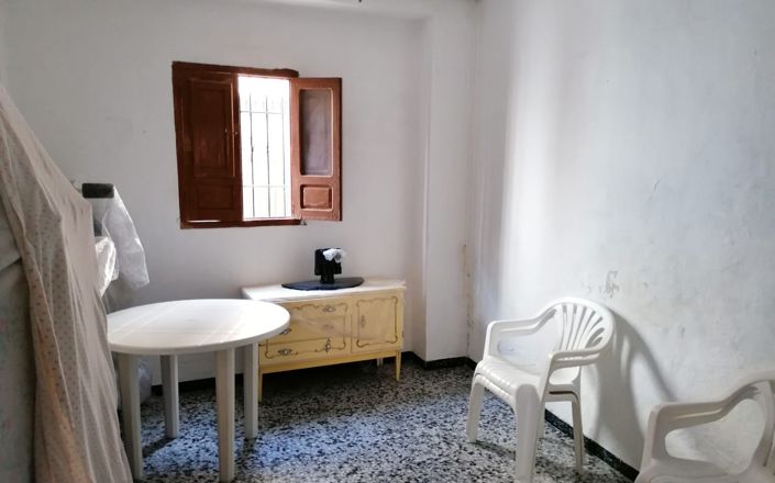 Image No.26-4 Bed House for sale