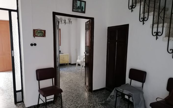 Image No.3-4 Bed House for sale