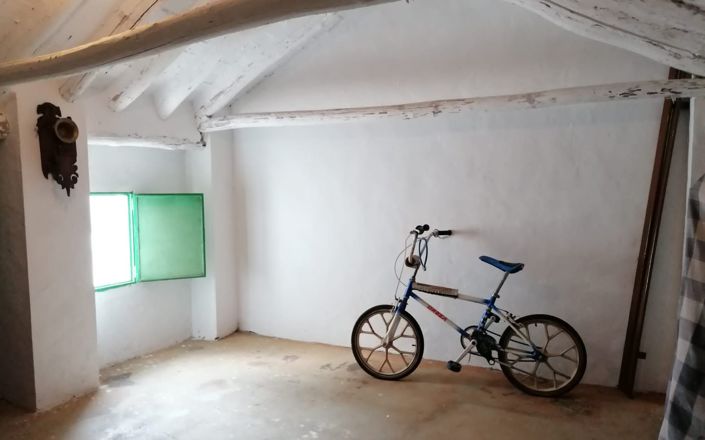 Image No.30-4 Bed House for sale