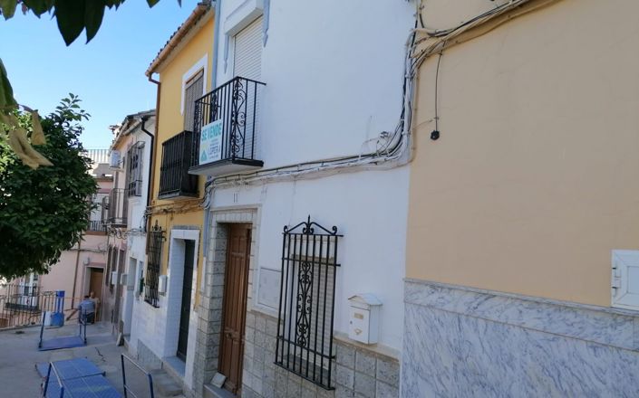Image No.1-5 Bed House for sale