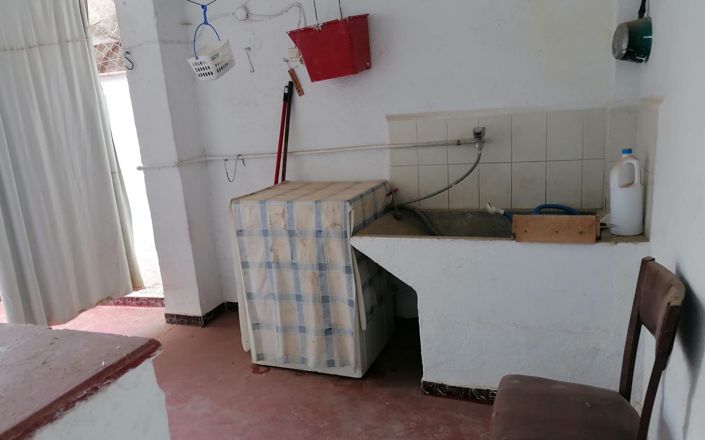 Image No.17-5 Bed House for sale