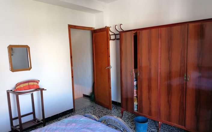 Image No.22-5 Bed House for sale