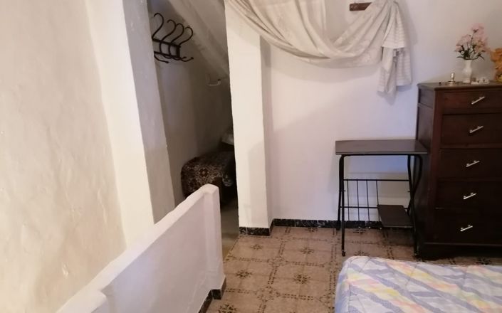 Image No.26-5 Bed House for sale