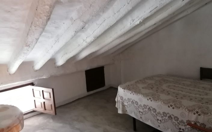 Image No.27-5 Bed House for sale