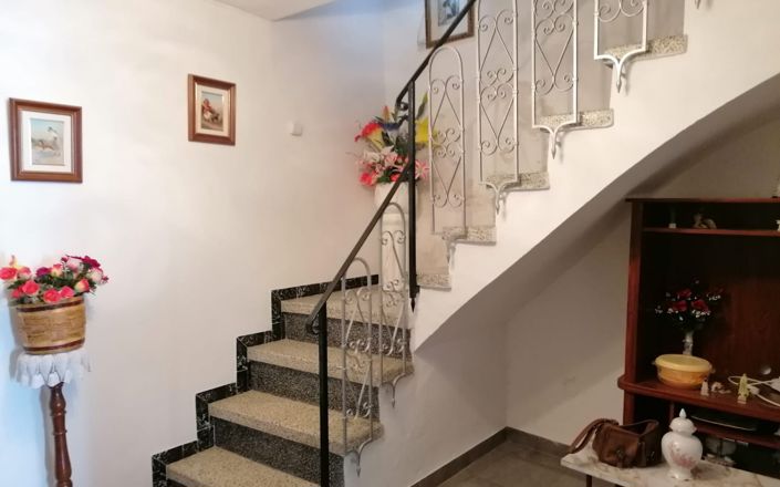 Image No.5-5 Bed House for sale