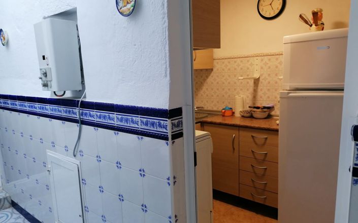 Image No.9-5 Bed House for sale