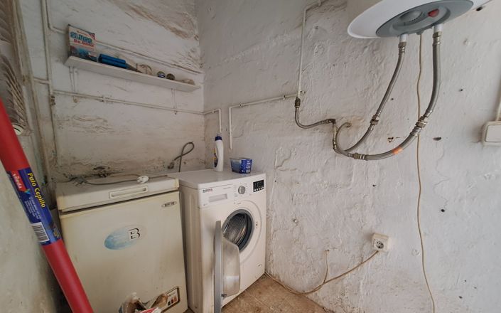 Image No.11-3 Bed House for sale